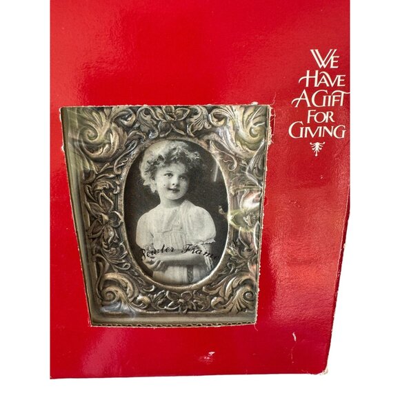 Vintage Pewter Ornate Silver Picture Frame Set With Oval Windows - Picture 8 of 10